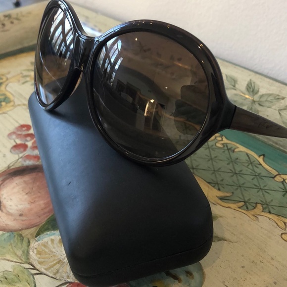 Trendy Brown Theory Sunglasses - Picture 2 of 6